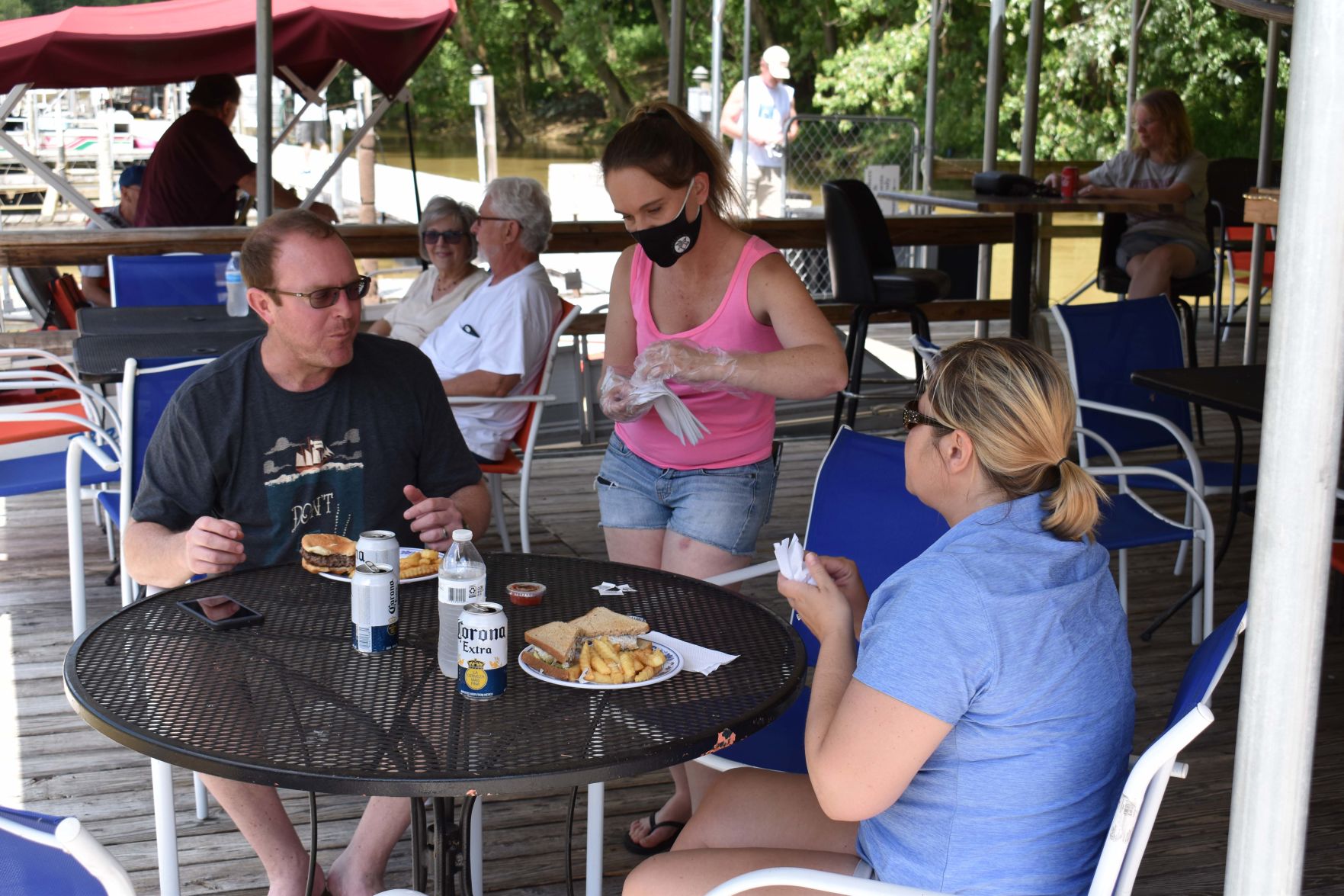 Riverboat Grill reopen.jpg